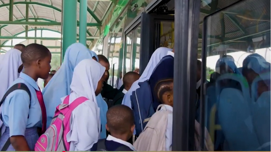 WANAFUNZI NA WAFANYABIASHARA W...